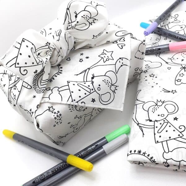 Un emballage cadeau en tissu "Furoshiki" à colorier. Parfait pour emballer un cadeau pour un enfant !