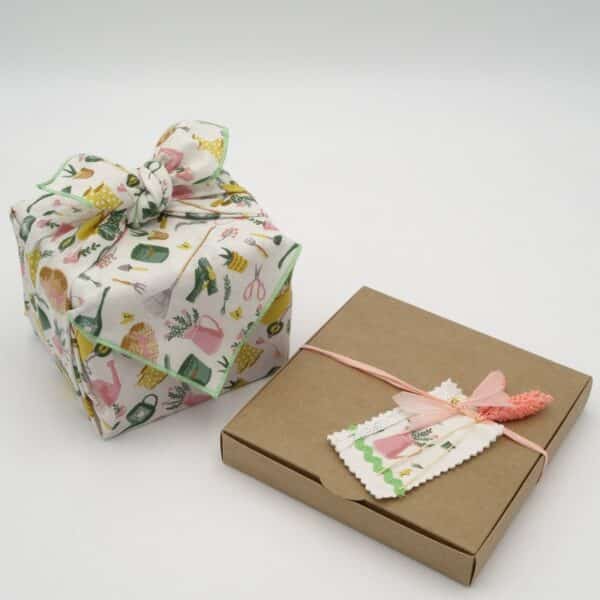 Furoshiki emballage cadeau japonais motif printemps