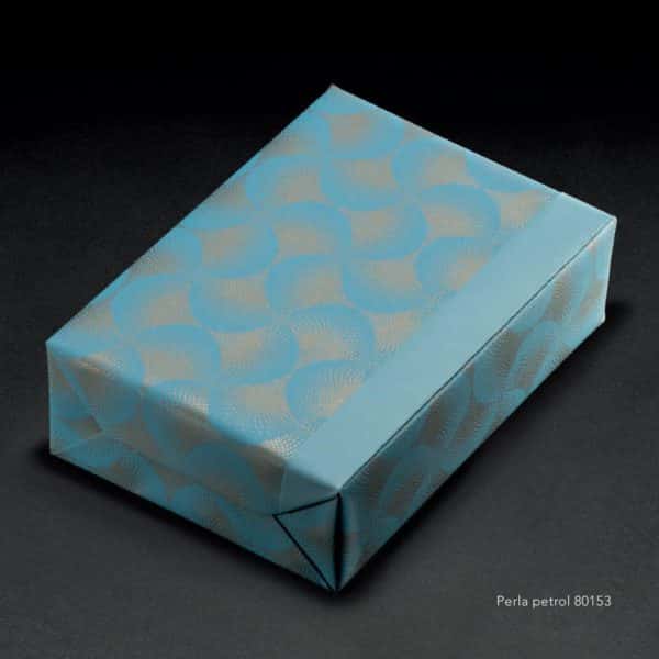Papiers cadeaux bleu motif japonais sur fond bleu. Gamme Luxe et écologique.