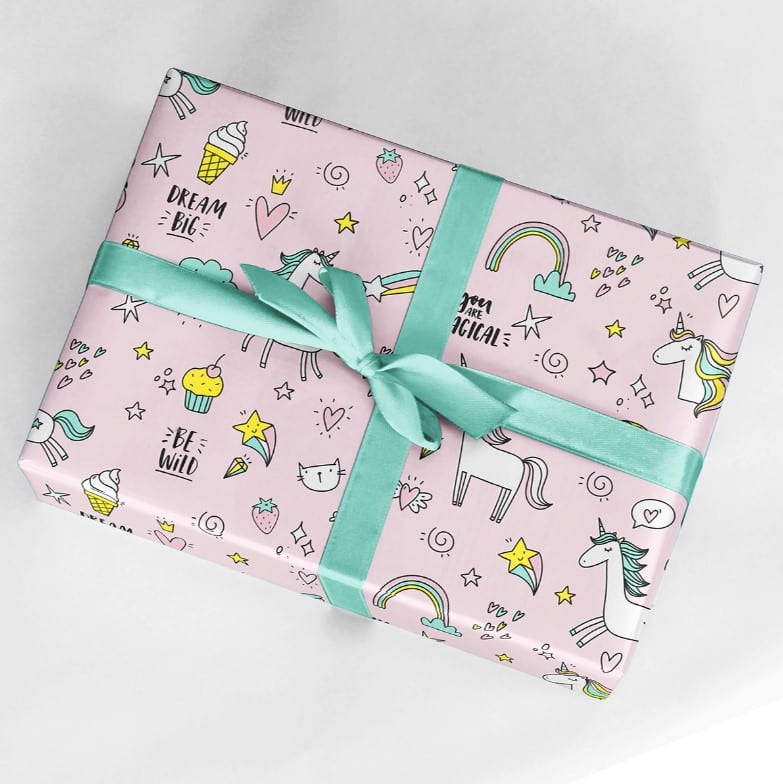 Papier cadeau anniversaire fille - Motif licorne sur fond blanc