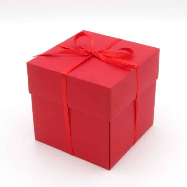 Magnifique boîte cadeaux a explosion rouge. Parfaite pour la fête des mères et la St Valentin.